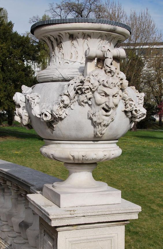 мраморная ваза